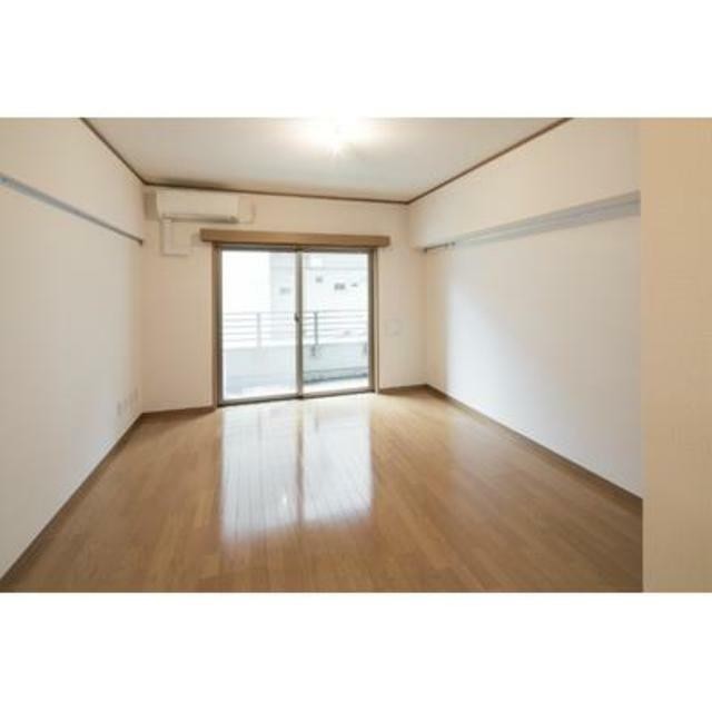 ※写真は同タイプ住戸です。(居間)