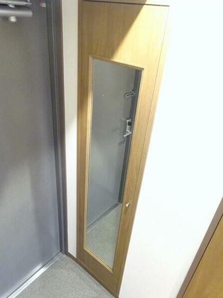 ※同仕様写真含む(玄関)