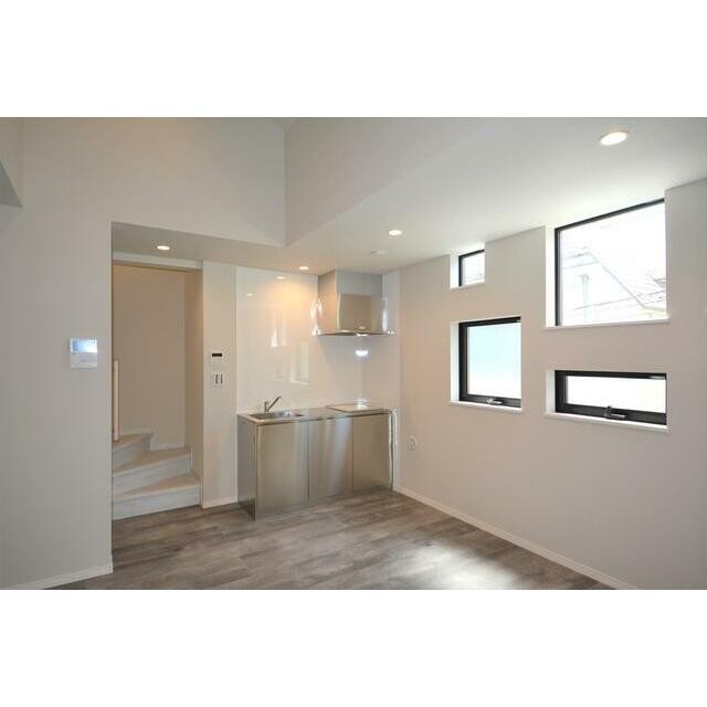 生活感を主張しないスタイリッシュな設備を採用！(キッチン)