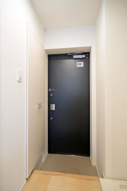 ※写真は同タイプ住戸です。(玄関)