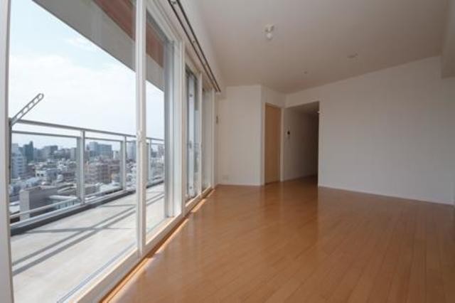 ※写真は同タイプ住戸です。(居間)