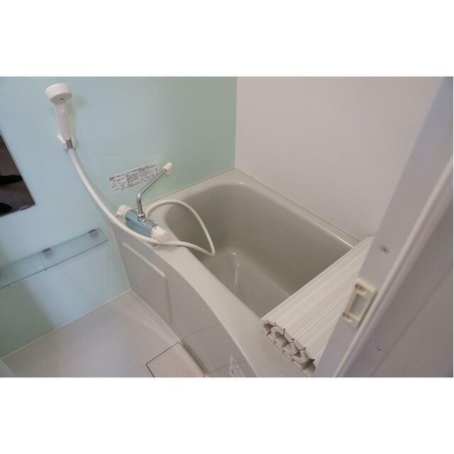 ※同タイプの別部屋の写真です。(風呂)