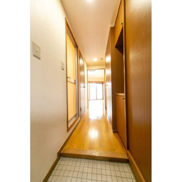 ※写真は同タイプ住戸です。(玄関)