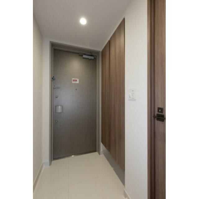 ※写真は同タイプ住戸です。(玄関)