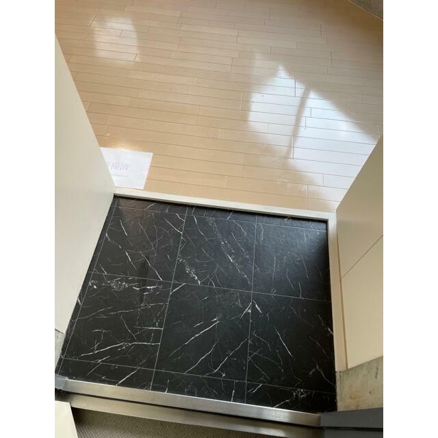 (玄関)