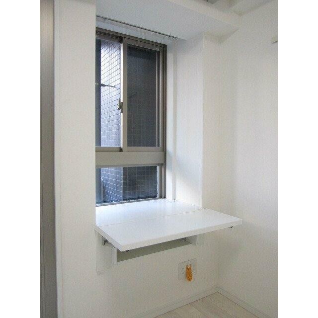 PCカウンター付き窓