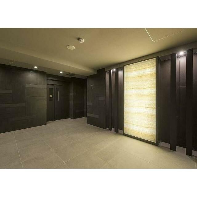 ◆モノトーンのエントランス◆