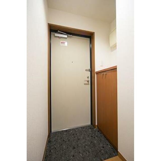 ※写真は同タイプ住戸です。(玄関)