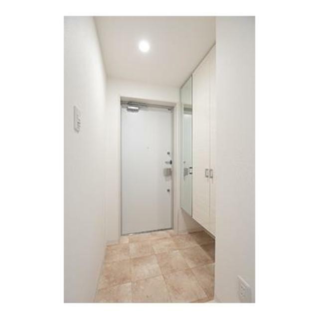 ※写真は同タイプ住戸です。(玄関)