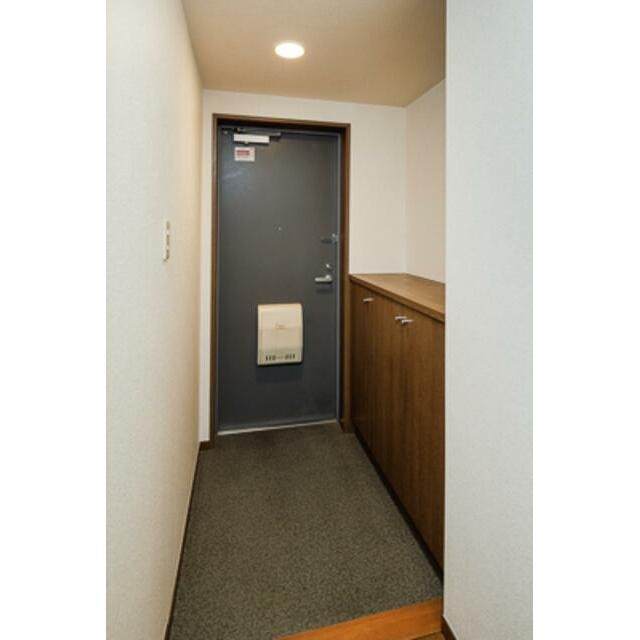 ※写真は同タイプ住戸です。(玄関)