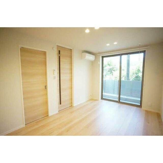 ■照明付きのリビング