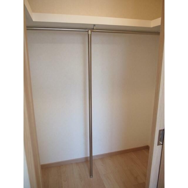 ウォークインクローゼット(内装)