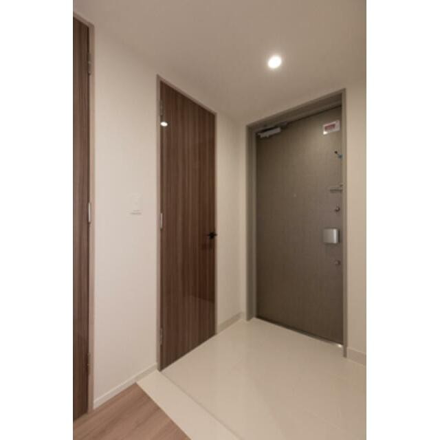 ※写真は同タイプ住戸です。(玄関)