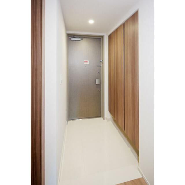 ※写真は同タイプ住戸です。(玄関)