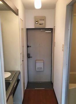 ※同仕様写真含む(玄関)