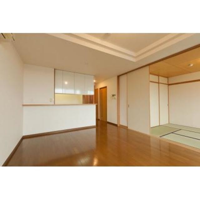 ※写真は同タイプ住戸です。(居間)