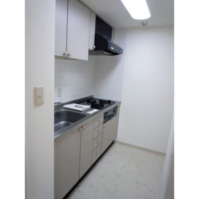 ※写真は同タイプ住戸です。(キッチン)