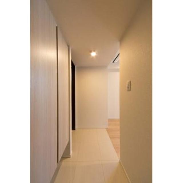 ※写真は同タイプ住戸です。(玄関)