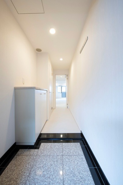 ※写真は同タイプ住戸です。(玄関)