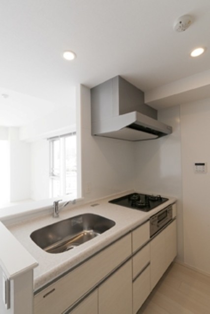 ※写真は同タイプ住戸です。(キッチン)