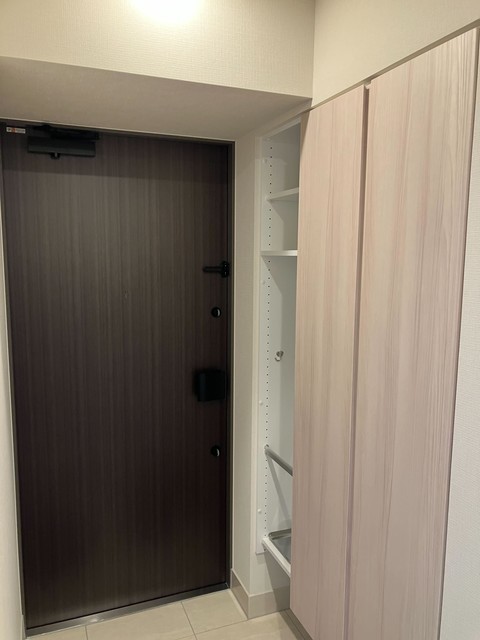 ※写真は同タイプ住戸です。(玄関)