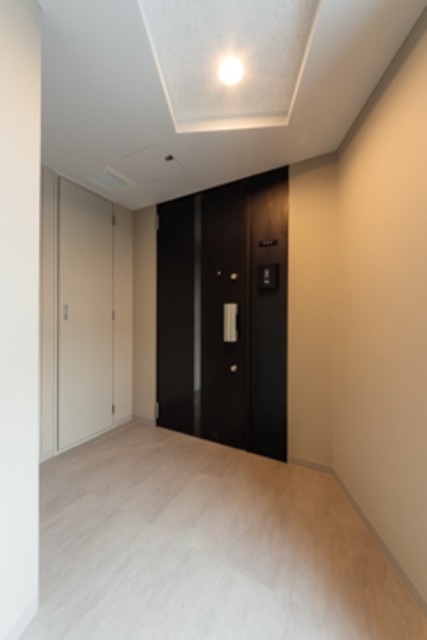 ※写真は同タイプ住戸です。(玄関)