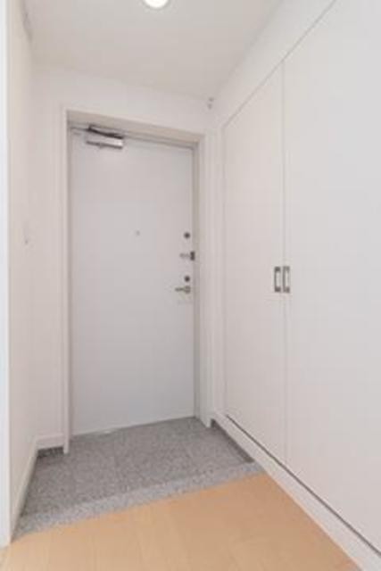 ※写真は同タイプ住戸です。(玄関)