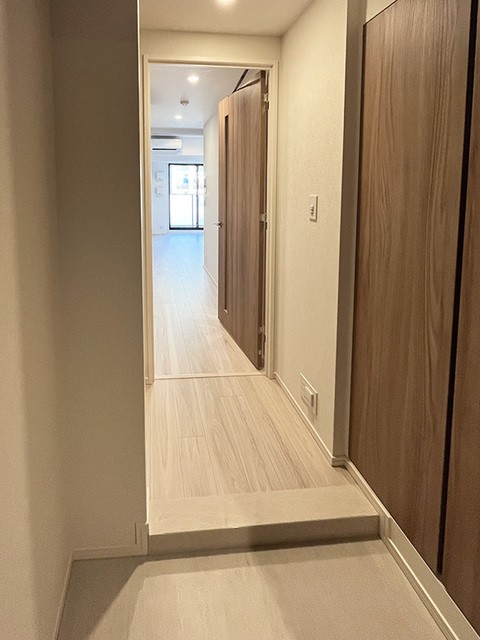 ※写真は同タイプ住戸です。(玄関)