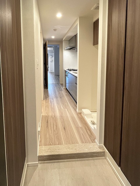 ※写真は同タイプ住戸です。(玄関)