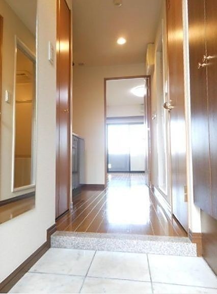 ※同仕様写真含む(玄関)