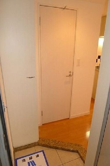 ※同仕様写真含む(玄関)