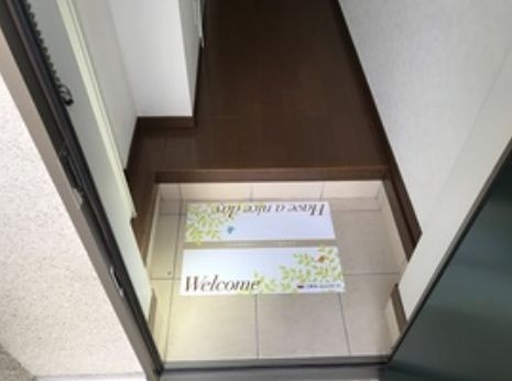 (玄関)