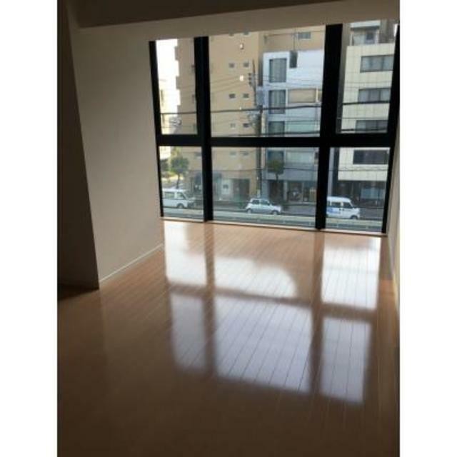 ※写真は同タイプ住戸です。(居間)