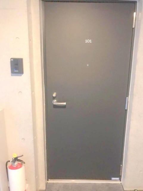 ※同仕様写真含む(玄関)