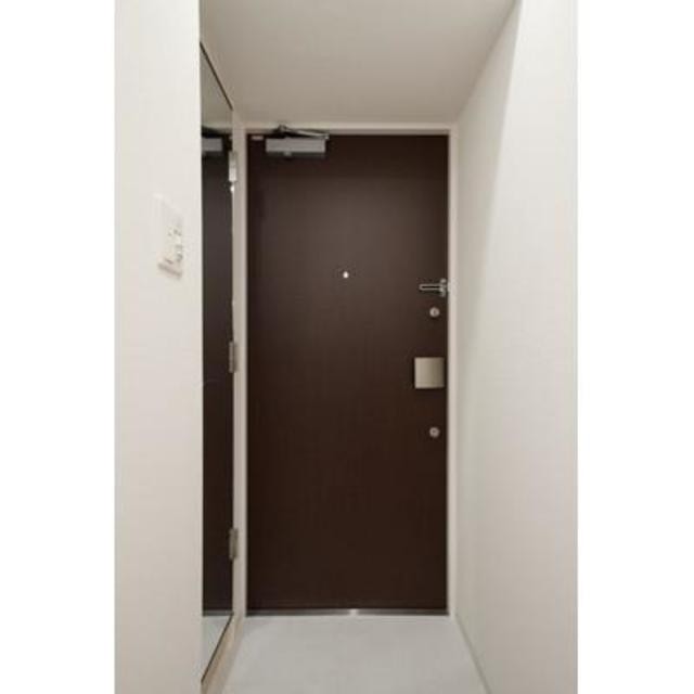 ※写真は同タイプ住戸です。(玄関)