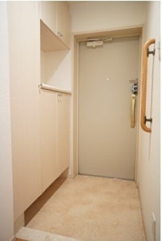 ※同仕様写真含む(玄関)