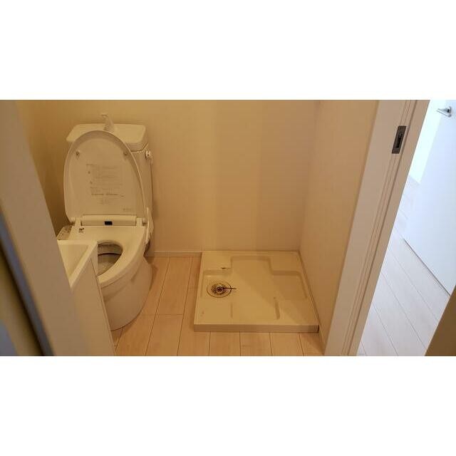 温水洗浄暖房便座・洗濯機置場(内装)