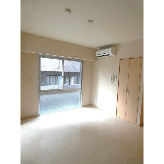 同タイプの別のお部屋です(居間)