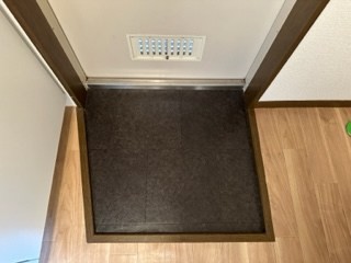 (玄関)