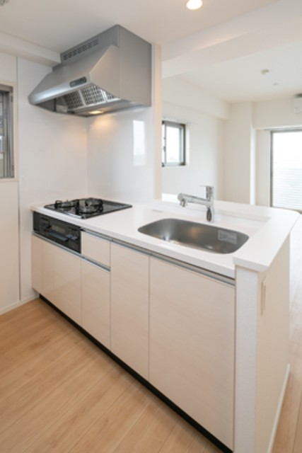 ※写真は同タイプ住戸です。(キッチン)