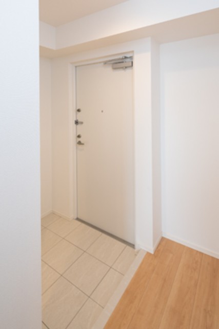 ※写真は同タイプ住戸です。(玄関)