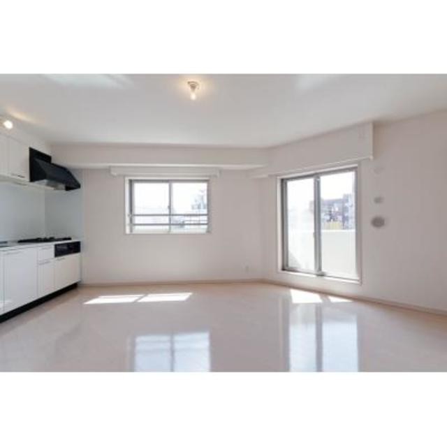 ※写真は同タイプ住戸です。(居間)