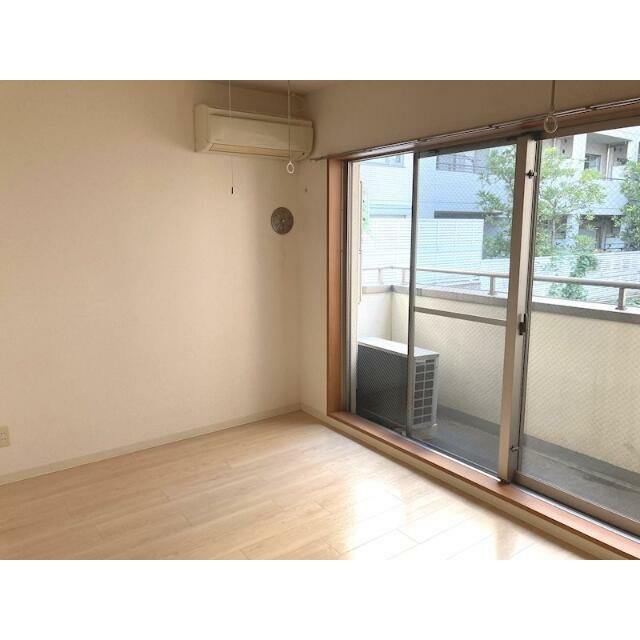(居間)