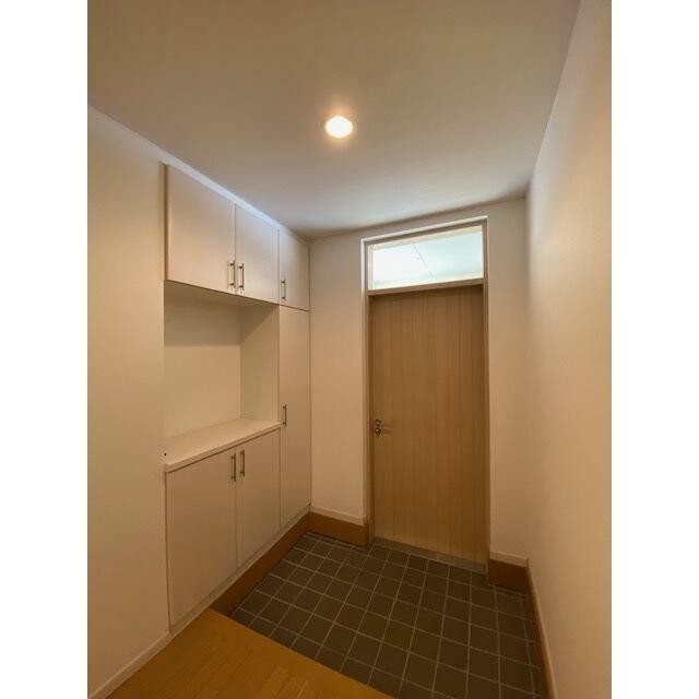 (玄関)