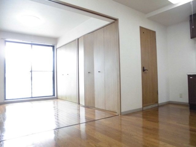 (居間)