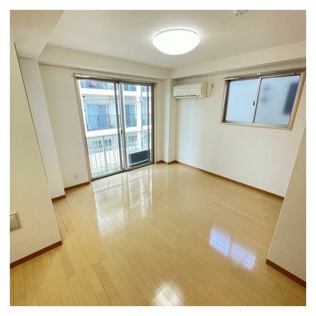 (居間)