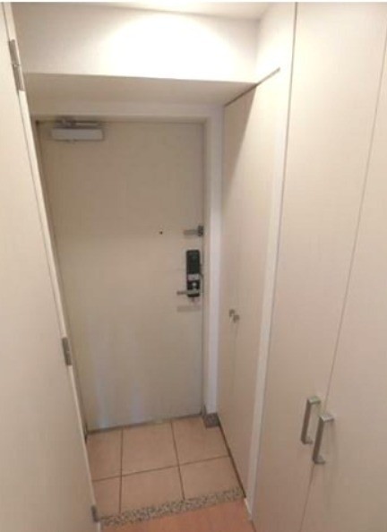 (玄関)