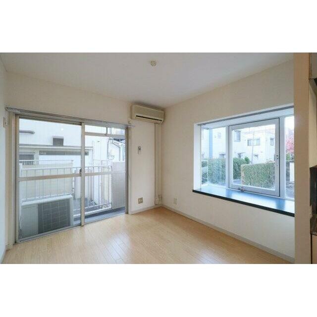 (居間)