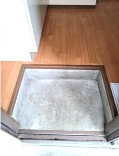 (玄関)