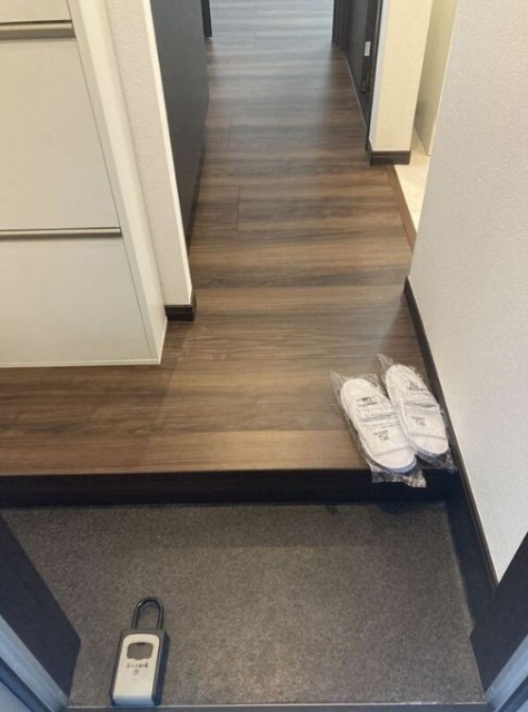 (玄関)